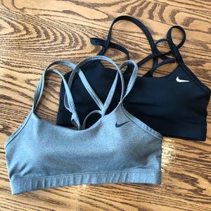 Women’s Nike size M pack of 2 sports bras.